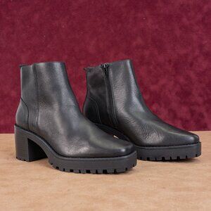 Andre Assous Women Milla Black Leather Square Toe Fashion Lug Boots size 8